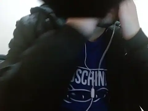 Snapshot of camiloking1720 chatting on 10/29/25, 05:31 camiloking1720 online show from 10/29/25, 05:31