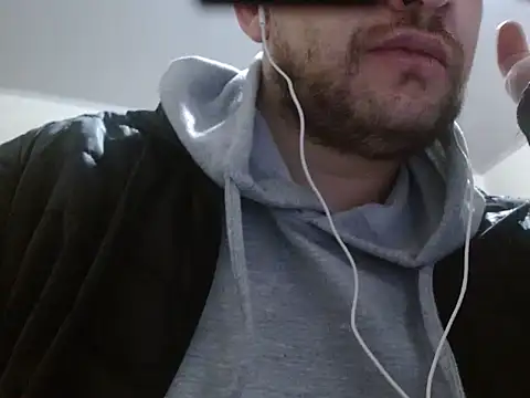 Snapshot of camiloking1720 chatting on 11/23/25, 01:11 camiloking1720 online show from 11/23/25, 01:11