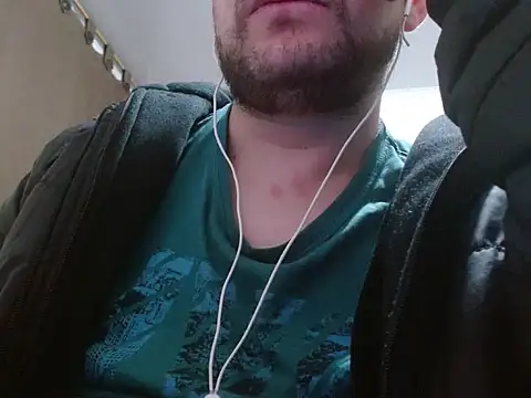 Snapshot of camiloking1720 chatting on 12/02/25, 04:07 camiloking1720 online show from 12/02/25, 04:07