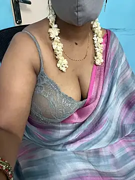Snapshot of sajeetha chatting on 07/12/26, 08:49 sajeetha online show from 07/12/26, 08:49
