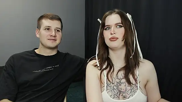 Snapshot of Pinku_kitsune chatting on 02/15/25, 05:28 Pinku kitsune online show from 02/15/25, 05:28