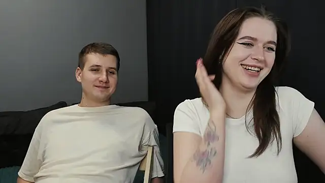 Snapshot of Pinku_kitsune chatting on 02/19/25, 02:44 Pinku kitsune online show from 02/19/25, 02:44