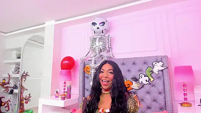 HaileeRoberts online show from 10/18/25, 12:50