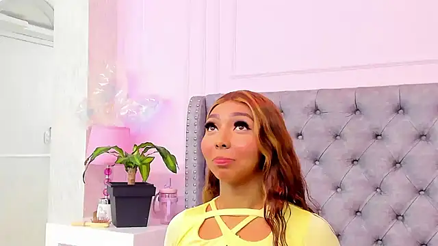 HaileeRoberts online show from 04/21/26, 12:22