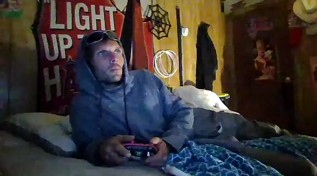 luke thighwalker2469 online show from 12/21/24, 05:25