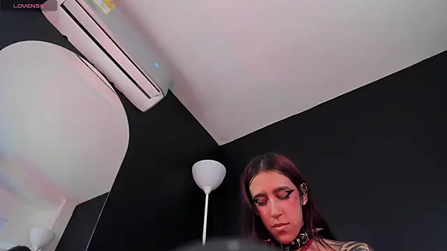 Snapshot of ALICEPOIXXXON chatting on 01/22/25, 05:06 ALICEPOIXXXON online show from 01/22/25, 05:06