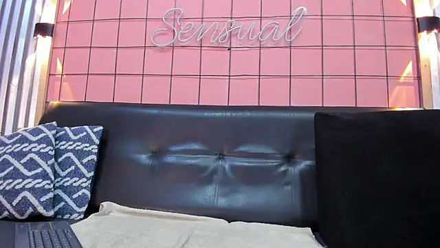 Snapshot of antony_bigdick_ chatting on 01/08/25, 01:11 antony bigdick  online show from 01/08/25, 01:11
