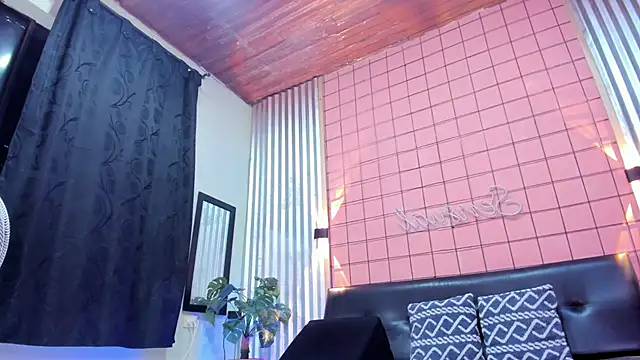 Snapshot of antony_bigdick_ chatting on 01/18/25, 01:19 antony bigdick  online show from 01/18/25, 01:19