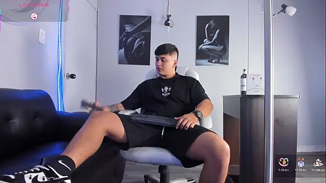 Cristopher strong online show from 02/18/26, 01:29