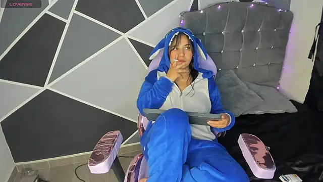 alyssa magiic online show from 04/22/26, 04:52