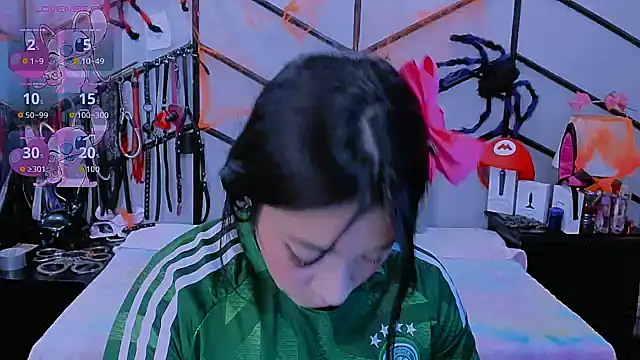 AlanaLuck online show from 10/25/25, 07:30