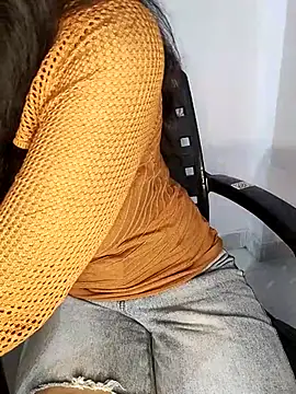 Snapshot of Ms_Neera chatting on 02/28/25, 08:18 Ms Neera online show from 02/28/25, 08:18