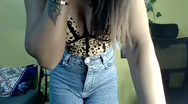 Snapshot of Nicole-wallace chatting on 01/17/25, 02:28 Nicole-wallace online show from 01/17/25, 02:28