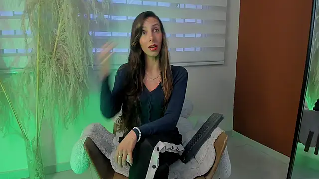 luna willians online show from 03/25/26, 12:44