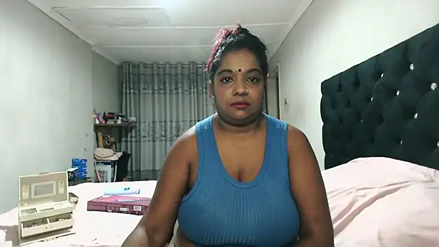Snapshot of Indianmayaxoxo chatting on 09/15/25, 05:13 Indianmayaxoxo online show from 09/15/25, 05:13