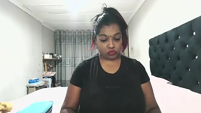 Indianmayaxoxo online show from 10/22/25, 02:50