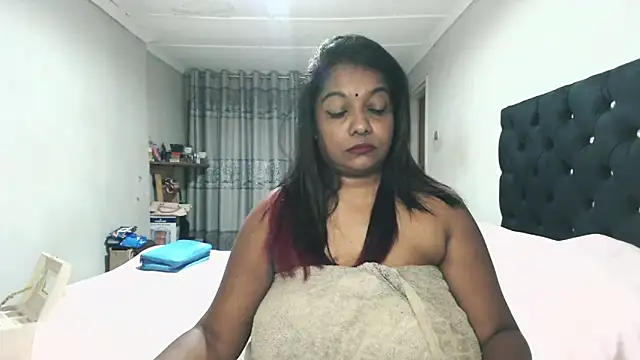 Indianmayaxoxo online show from 10/26/25, 04:02