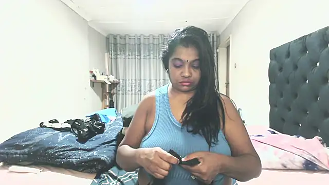 Snapshot of Indianmayaxoxo chatting on 07/10/26, 05:26 Indianmayaxoxo online show from 07/10/26, 05:26