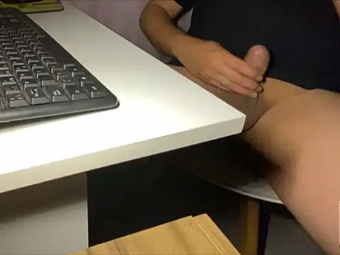 tomazu11 online show from 11/03/25, 12:57