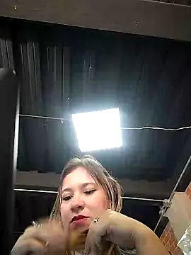 Snapshot of ELEKTRA_LUXURY chatting on 01/15/25, 08:37 ELEKTRA LUXURY online show from 01/15/25, 08:37