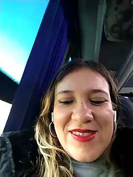 Snapshot of ELEKTRA_LUXURY chatting on 02/21/25, 10:48 ELEKTRA LUXURY online show from 02/21/25, 10:48