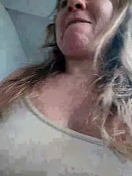 Snapshot of ELEKTRA_LUXURY chatting on 03/09/25, 03:38 ELEKTRA LUXURY online show from 03/09/25, 03:38