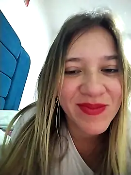 Snapshot of ELEKTRA_LUXURY chatting on 03/10/25, 01:56 ELEKTRA LUXURY online show from 03/10/25, 01:56