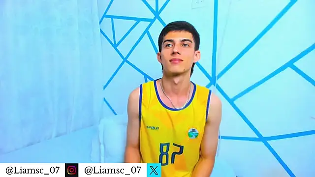 liam scott77 online show from 11/08/25, 09:13