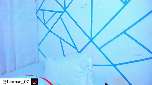 liam scott77 online show from 12/04/25, 01:04