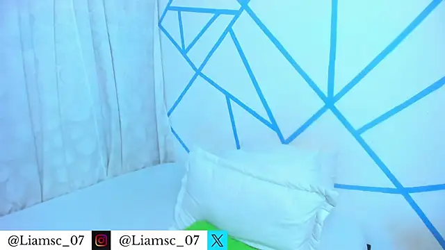 Snapshot of liam_scott77 chatting on 07/08/26, 12:37 liam scott77 online show from 07/08/26, 12:37