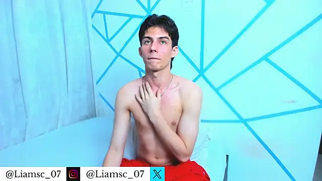 Snapshot of liam_scott77 chatting on 07/10/26, 05:34 liam scott77 online show from 07/10/26, 05:34