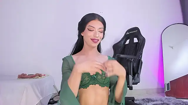 Snapshot of selena_robertss_ chatting on 02/08/26, 01:09 selena robertss online show from 02/08/26, 01:09