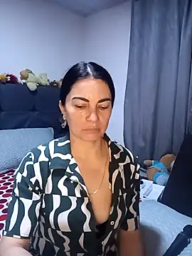 renata hot1 online show from 04/21/26, 01:42