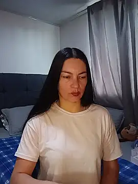 Snapshot of renata_hot1 chatting on 07/21/26, 09:17 renata hot1 online show from 07/21/26, 09:17