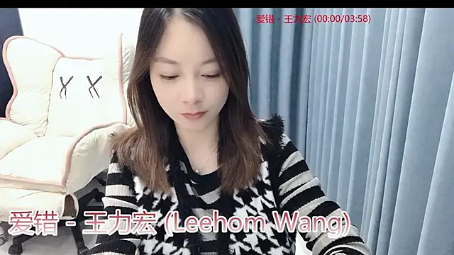 Snapshot of amy-jini chatting on 10/29/25, 12:18 amy-jini online show from 10/29/25, 12:18