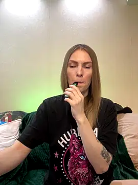 Snapshot of RachelBelI chatting on 12/05/24, 11:18 RachelBelI online show from 12/05/24, 11:18