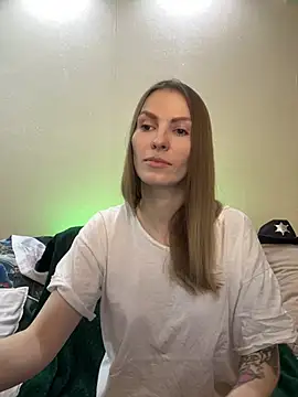 Snapshot of RachelBelI chatting on 12/12/24, 11:14 RachelBelI online show from 12/12/24, 11:14