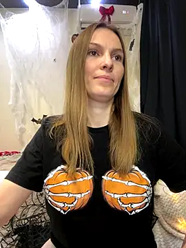 Snapshot of RachelBelI chatting on 10/13/25, 11:38 RachelBelI online show from 10/13/25, 11:38