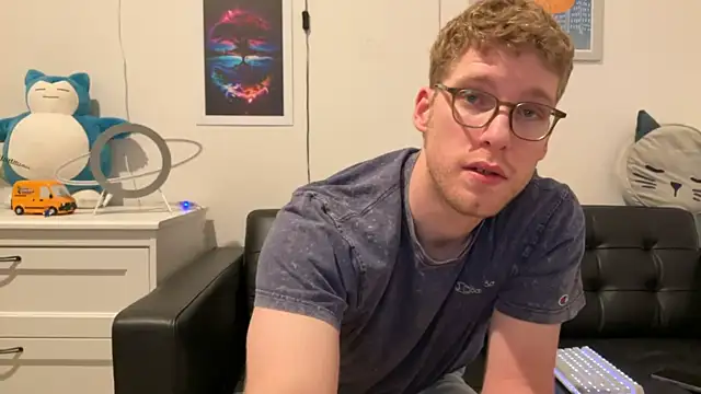 BlueEyedTallGuy94 online show from 12/18/24, 02:42