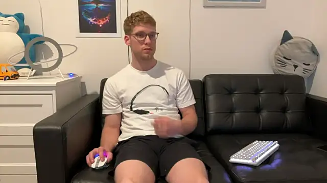 BlueEyedTallGuy94 online show from 12/19/24, 04:56