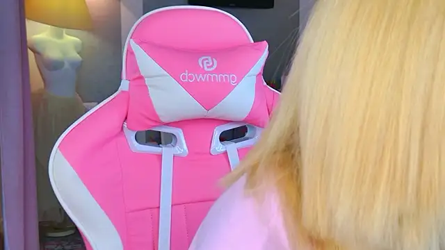 b4by LoL1 online show from 02/08/26, 10:29