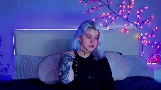 JoannLowe online show from 09/21/25, 07:04