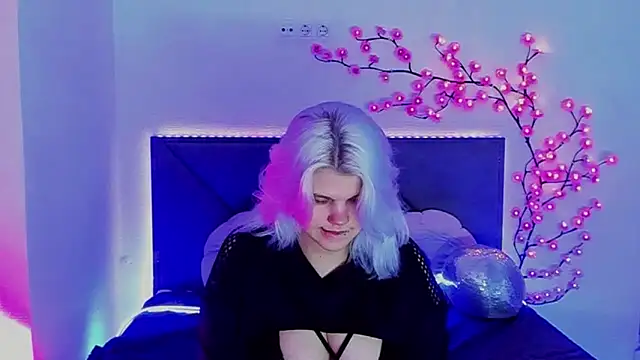 JoannLowe online show from 03/25/26, 08:26