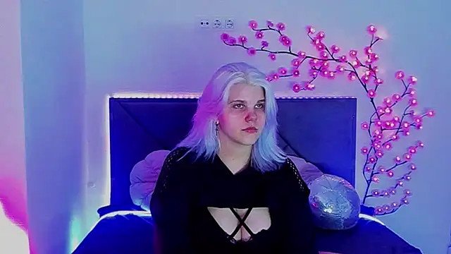 JoannLowe online show from 04/13/26, 06:35