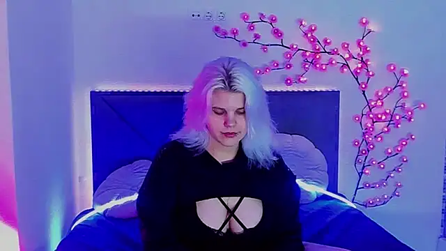 JoannLowe online show from 05/13/26, 07:22