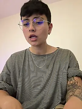 Ashley Chriss online show from 02/21/25, 01:44