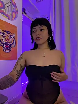 Ashley Chriss online show from 03/11/25, 12:22