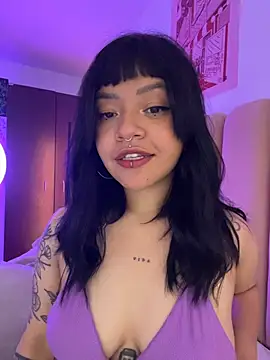 Ashley Chriss online show from 12/18/25, 07:03