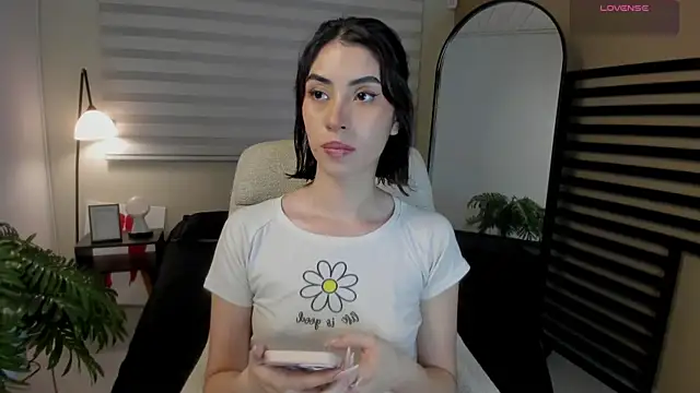 Catyloves online show from 04/10/26, 10:14