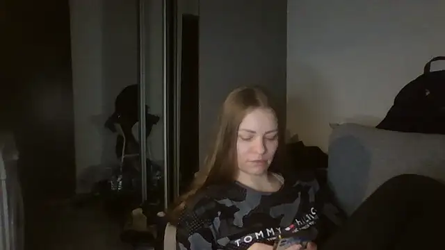 AnnaDiamond1 online show from 04/07/26, 10:31